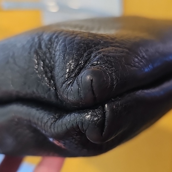 Marc Jacobs Pebbled Leather Crossbody W/COA MSRP $350 - Picture 5 of 16